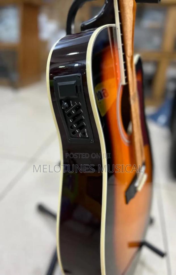Givson 6-String Professional Semi-Acoustic Guitar · Photo 2