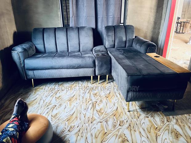Modern Sectional Sofa Chair · Photo 1