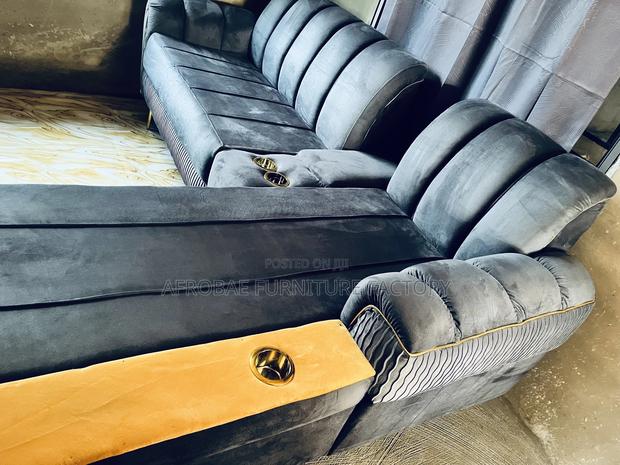 Modern Sectional Sofa Chair · Photo 2