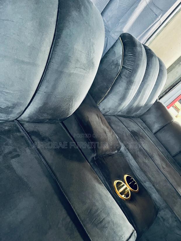 Modern Sectional Sofa Chair · Photo 4