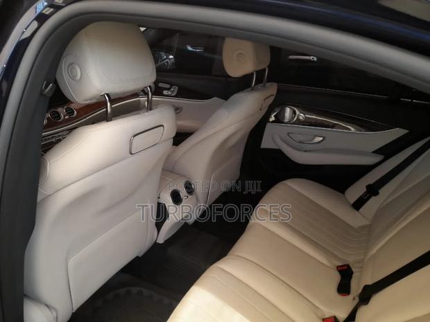 Mercedes-Benz E300 2019 Blue · Photo 5