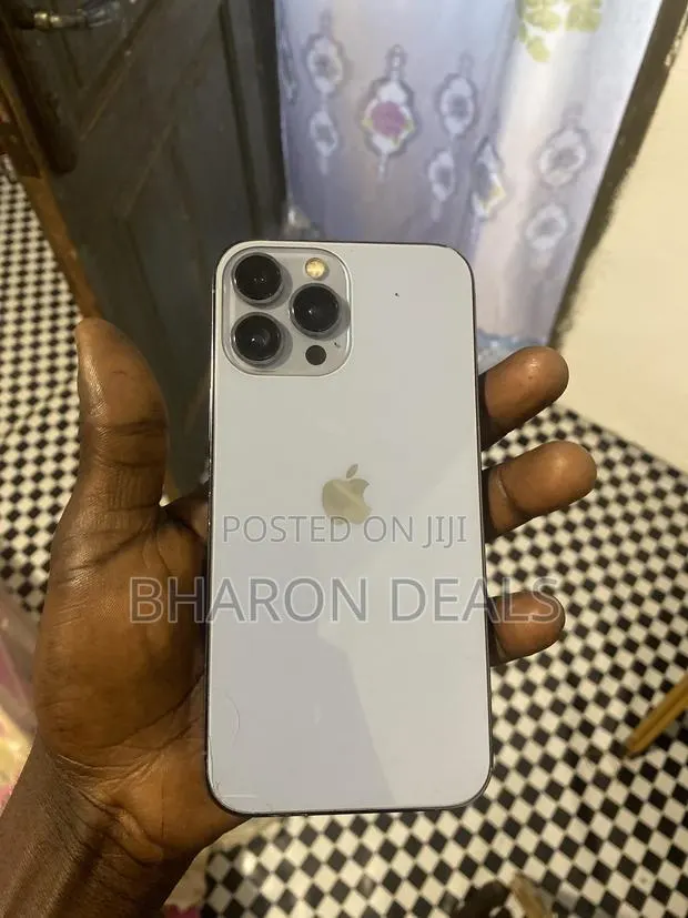 Apple iPhone 13 Pro Max 128 GB Gray · Photo 1