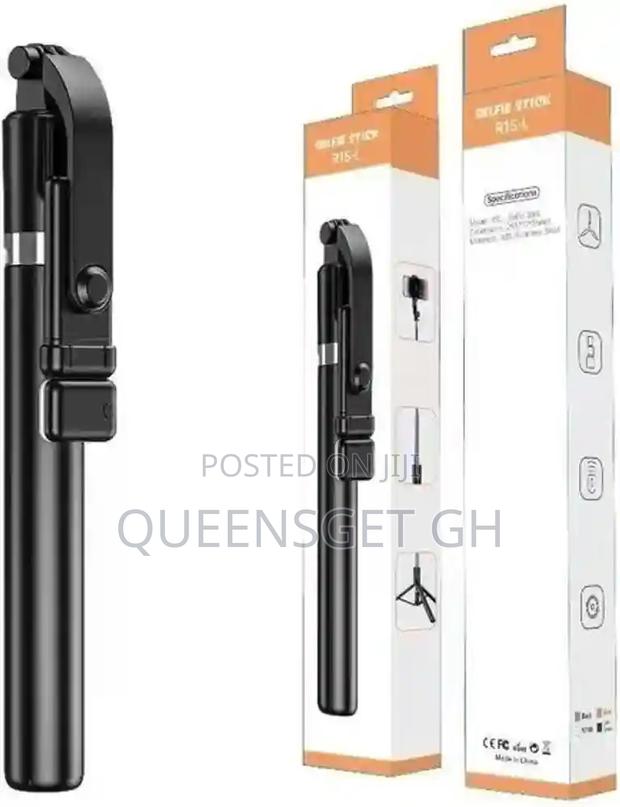 R1s-L Selfie Stick With Light · Photo 1