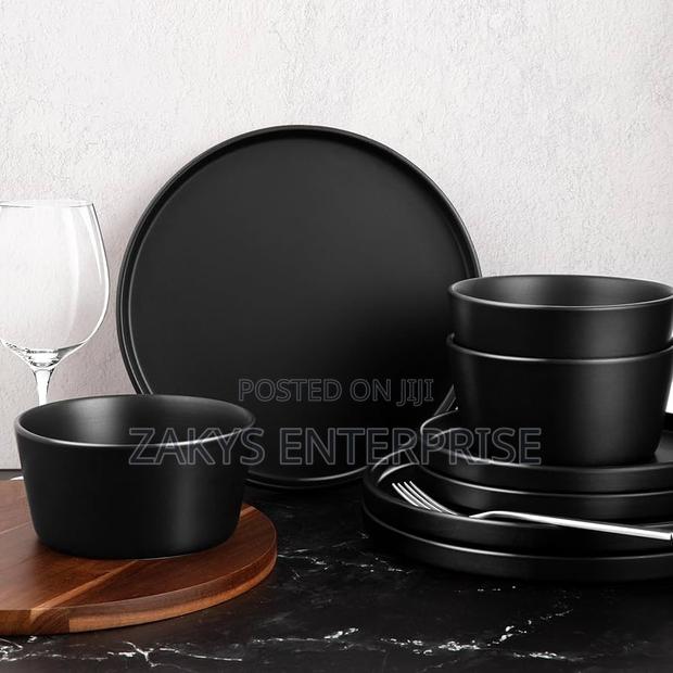 Lux Matte Black Dinnerset · Photo 4