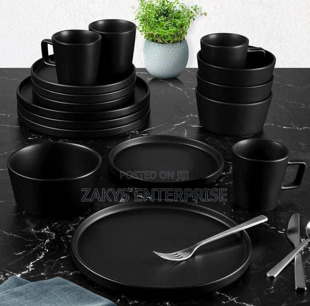 Lux Matte Black Dinnerset · Photo 1