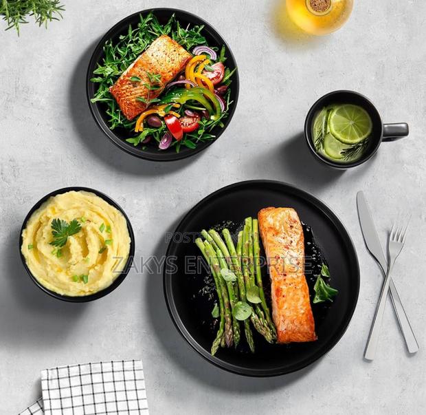 Lux Matte Black Dinnerset · Photo 3