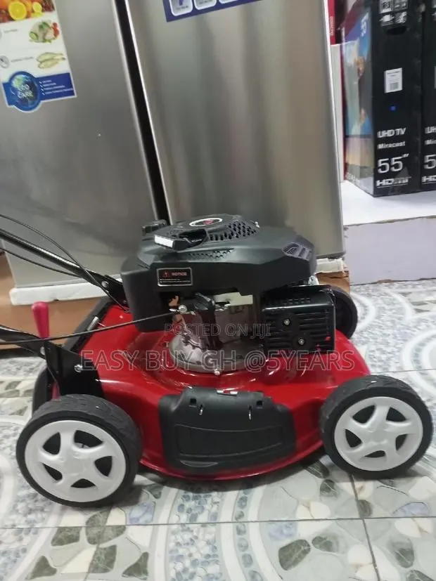 Lawn 4.5 Hp Engine Mower Gasoline · Photo 1