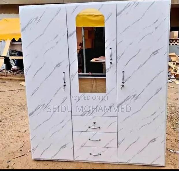 A Design 3 in 1 Wardrobe · Photo 1