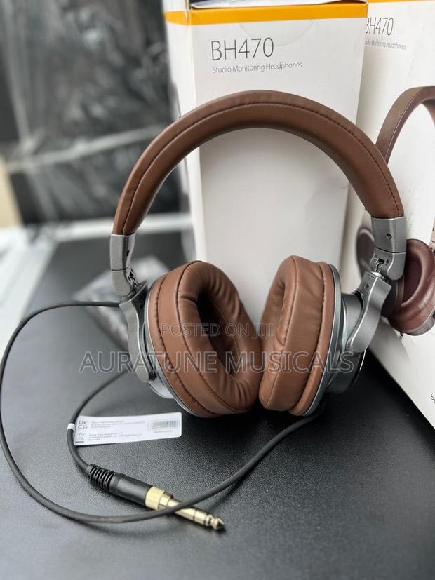 Studio Monitoring Headphones · Photo 1