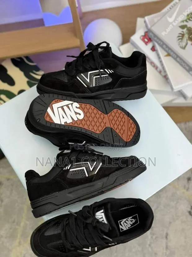 Vans Upland Black Sneakers · Photo 1