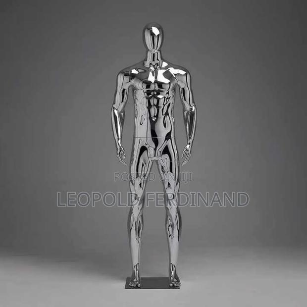 Muscle Silver Mannequin · Photo 3