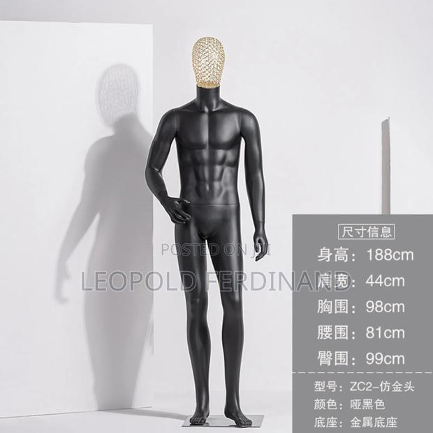 Black Matt Male Mannequin · Photo 1