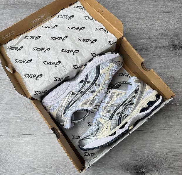 Ascis Gel Kayano Midnight Trainer · Photo 2