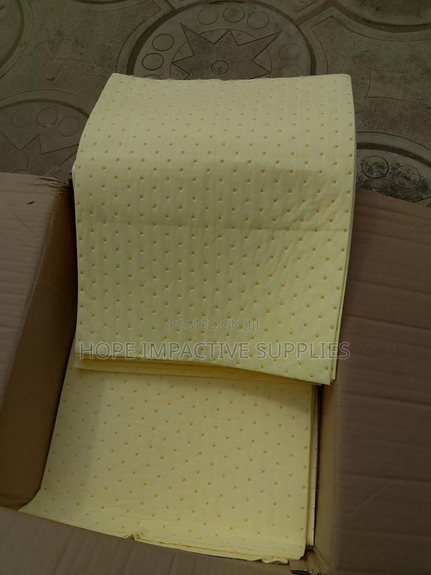 Chemicals Absorbent Pad(100/Bale) · Photo 3