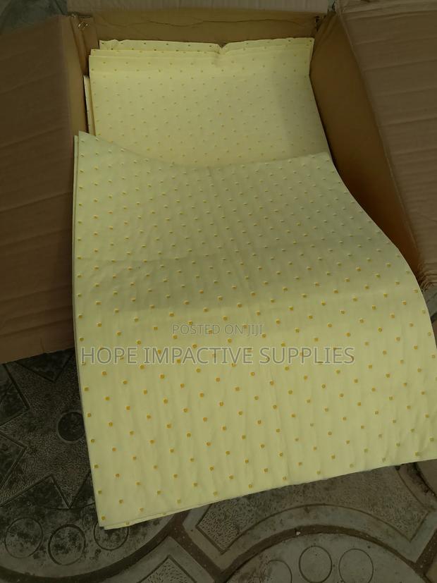 Chemicals Absorbent Pad(100/Bale) · Photo 4