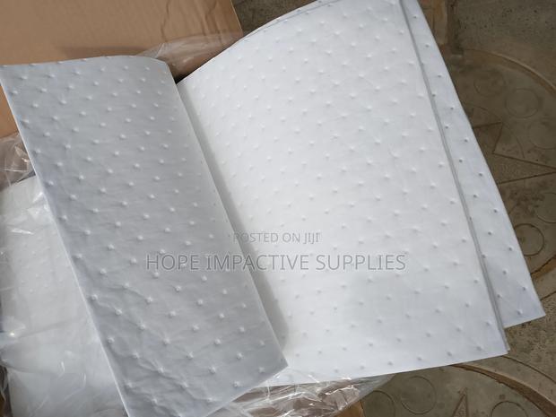 Oil Absorbent Pad(100/Bale) · Photo 1