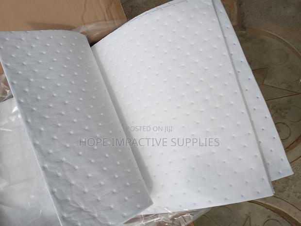 Oil Absorbent Pad(100/Bale) · Photo 3