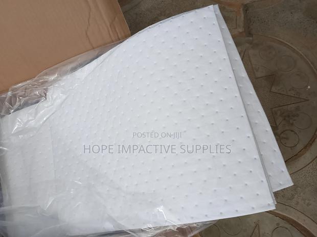 Oil Absorbent Pad(100/Bale) · Photo 4