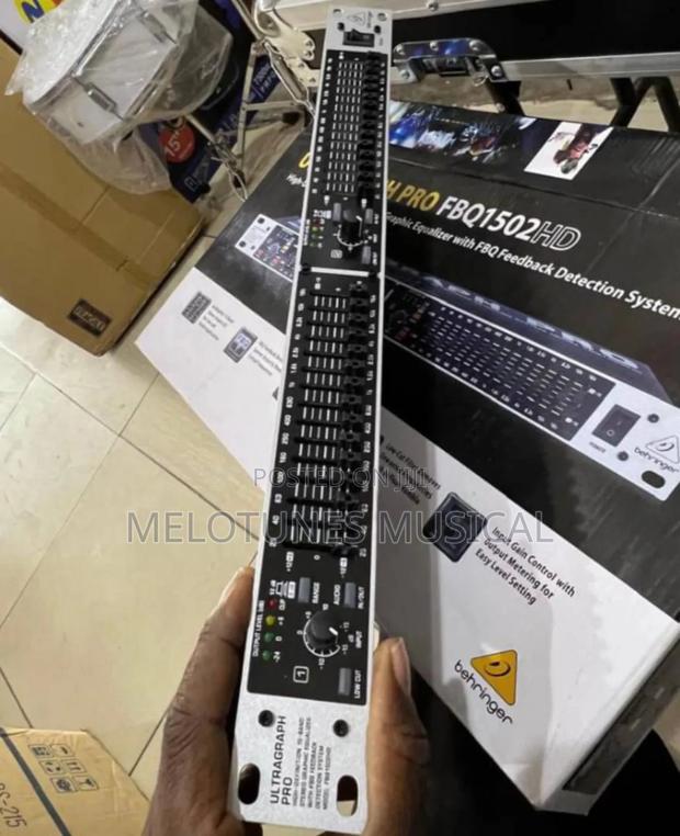 Behringer Ultragraph Pro Fbq1502hd 15-Band Stereo Graphic Equalizer. · Photo 1