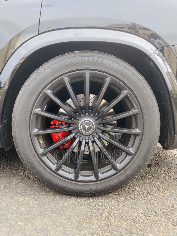 Mercedes-Benz GLS-Class 2023 Black · Photo 5