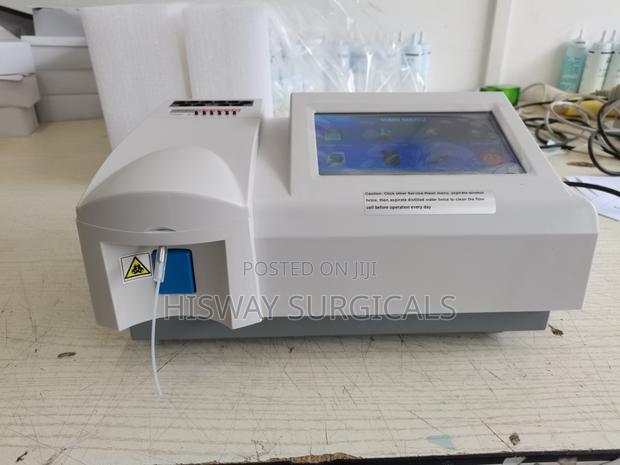 Chemistry Analyzer Touch Screen With 10 Incubation Chambers · Photo 1