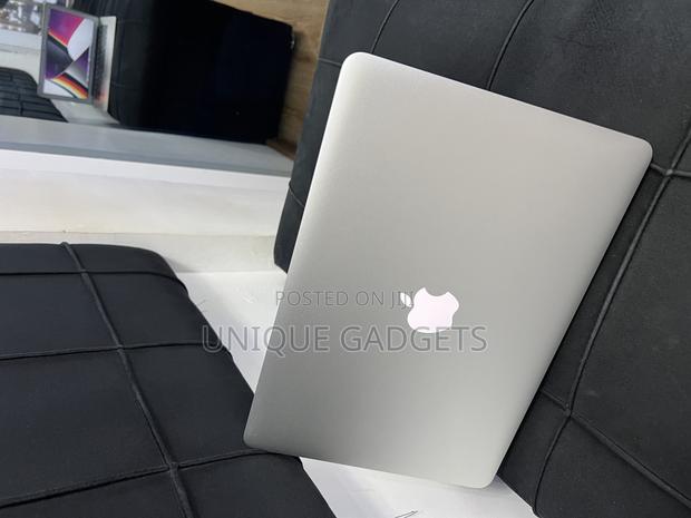 Laptop Apple MacBook Air 2017 8GB Intel Core I5 SSD 128GB · Photo 3