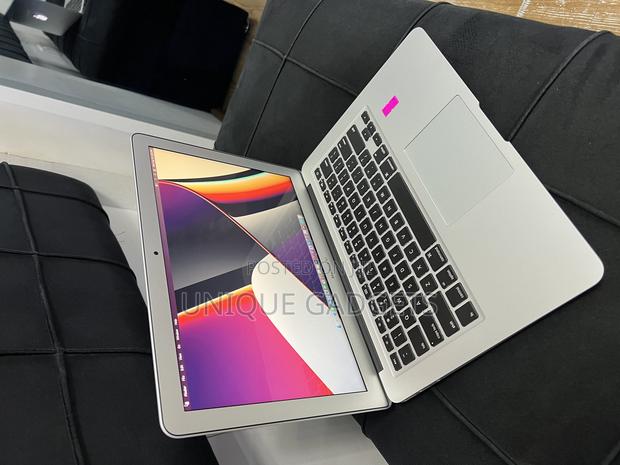 Laptop Apple MacBook Air 2017 8GB Intel Core I5 SSD 128GB · Photo 2