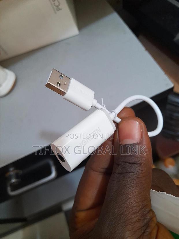 Usb to Female Jack Adapter · Photo 5
