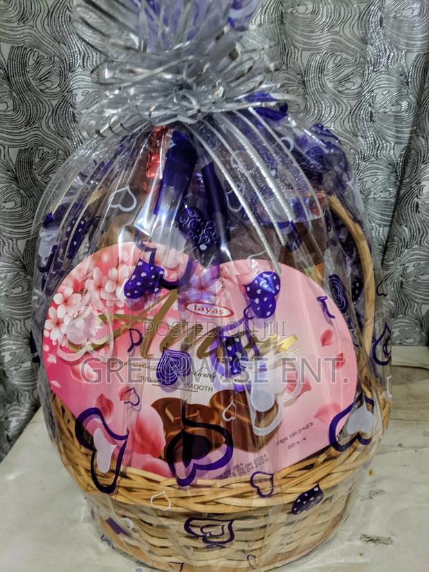Premium Gift Hamper For Her · Photo 2