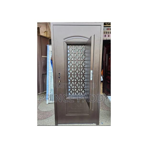 Ventilation Kitchen Door Is Available · Photo 1