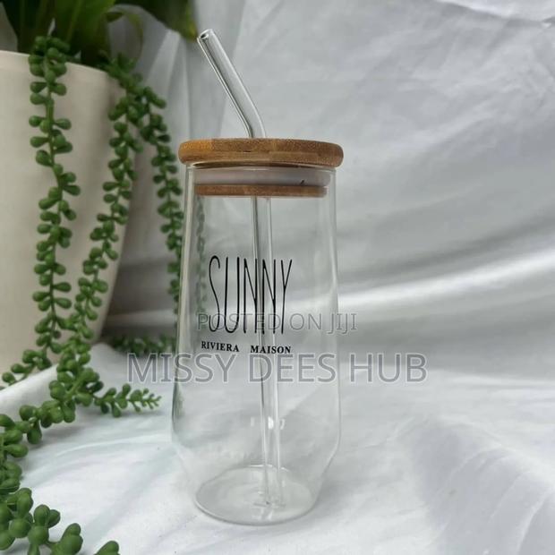 Sunny Glass Bottle /Cup With Bamboo Lid and Glass Straw · Photo 1