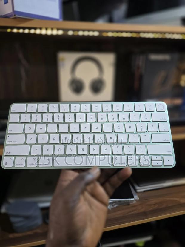 Apple Magic Keyboard 2 With Touch Id · Photo 1