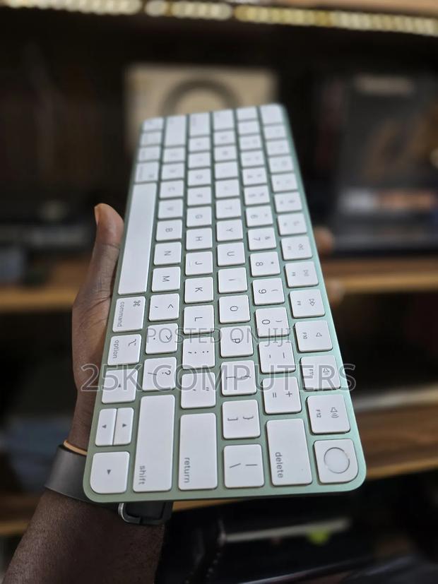 Apple Magic Keyboard 2 With Touch Id · Photo 2