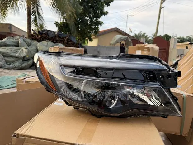 Honda Pilot / Passport / Ridgeline 2016 - 2020 Headlight · Photo 1