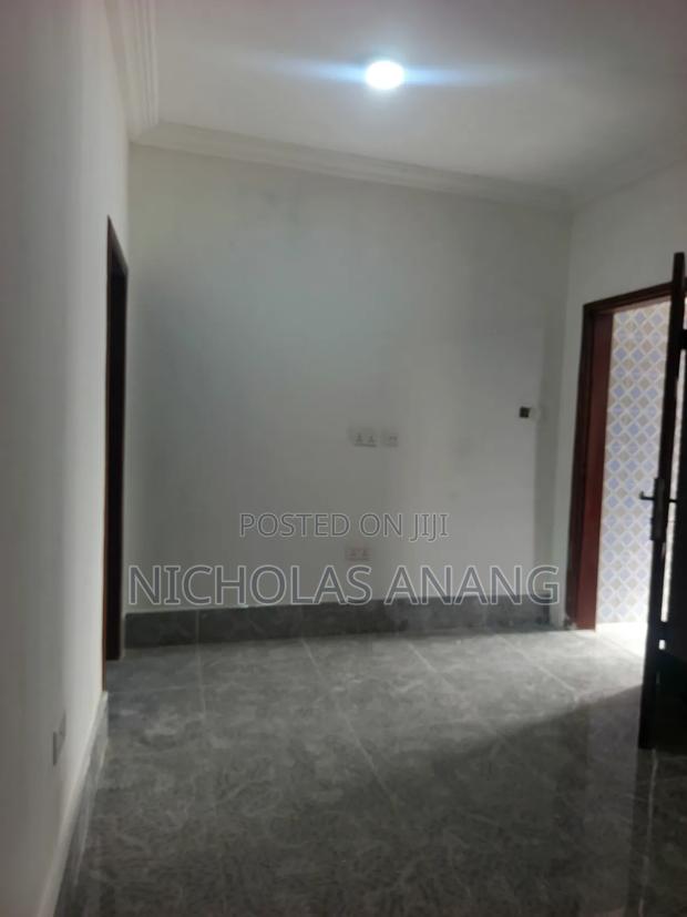 1bdrm Apartment in The Dorns Properties, New Town for rent · Photo 5