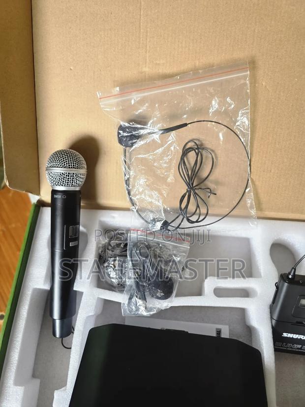 Shure Glxd24+/B58 Digital Wireless Handheld and Lapel Microphone · Photo 2