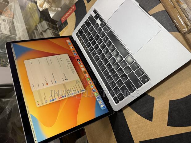 Laptop Apple MacBook Pro 2022 M2 8GB Apple M2 SSD 256GB · Photo 5