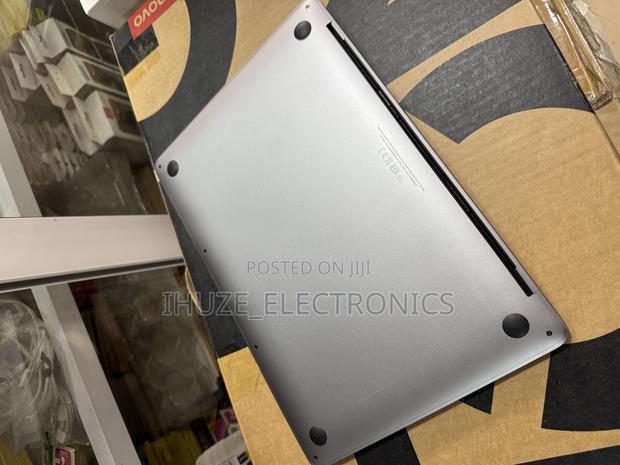 Laptop Apple MacBook Pro 2022 M2 8GB Apple M2 SSD 256GB · Photo 4