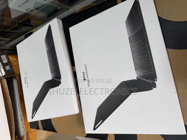 Magic Keyboard for iPad Pro 11‐Inch (M4/M5) - Us English - Black · Photo 1