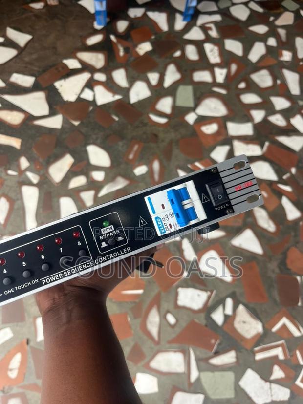 DBX 10 Outlet Power(Sequencer) With Air Breaker(Surge Protector) · Photo 3