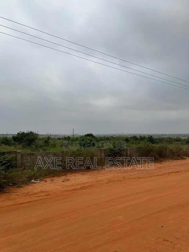 Well Planned> Estate Full Plots at Prampram · Photo 2