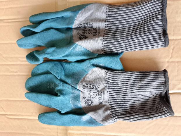 Hand Gloves - Quality Slip Resistant Gloves. · Photo 2