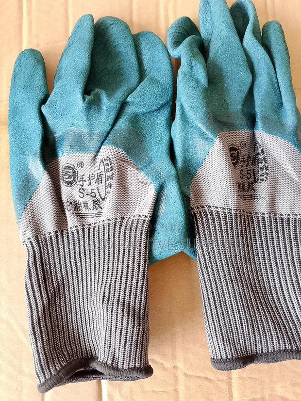 Hand Gloves - Quality Slip Resistant Gloves. · Photo 4