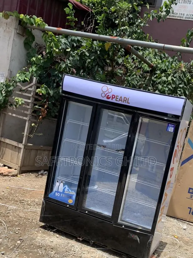 Kindly Buy PVC-150 3-Door Beverage Pearl Display Fridge 950l · Photo 1