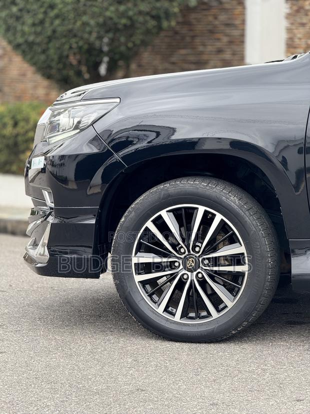 Toyota Land Cruiser Prado 2.7 2020 Black · Photo 2