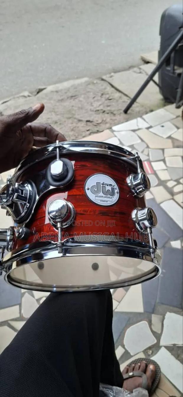 Dw Drum Set Two Cymbals · Photo 1