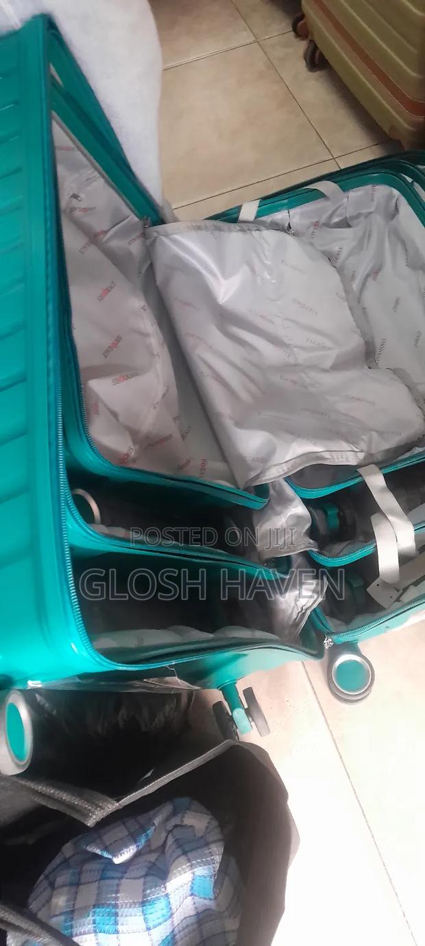 3pcs Unbreakable Suitcase · Photo 2