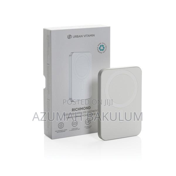 Magnetic Fast Charge Powerbank · Photo 2
