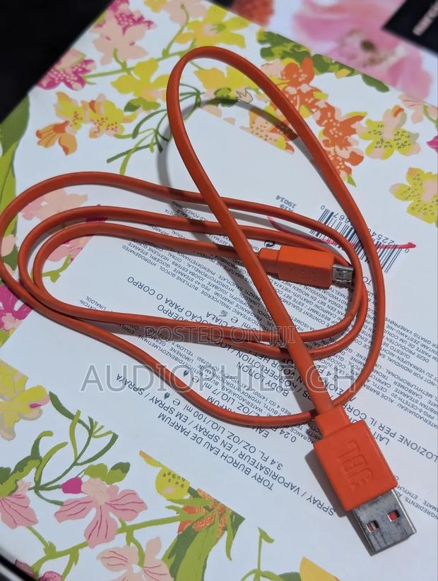JBL Usb a to Micro Usb Adapter · Photo 3
