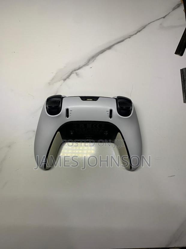 Dual Sense Edge Pro Controller · Photo 1